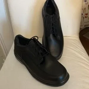 Size 14 Redwing-brand, black, lace-up oxfords. New in original box. Never worn. Redwing | Shoes | Size 4 Redwingbrand Black Laceup Oxfords  main image 2